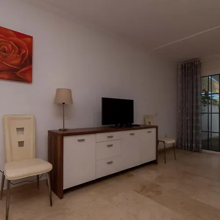 El Beril 14 - Two Bed * 阿德耶